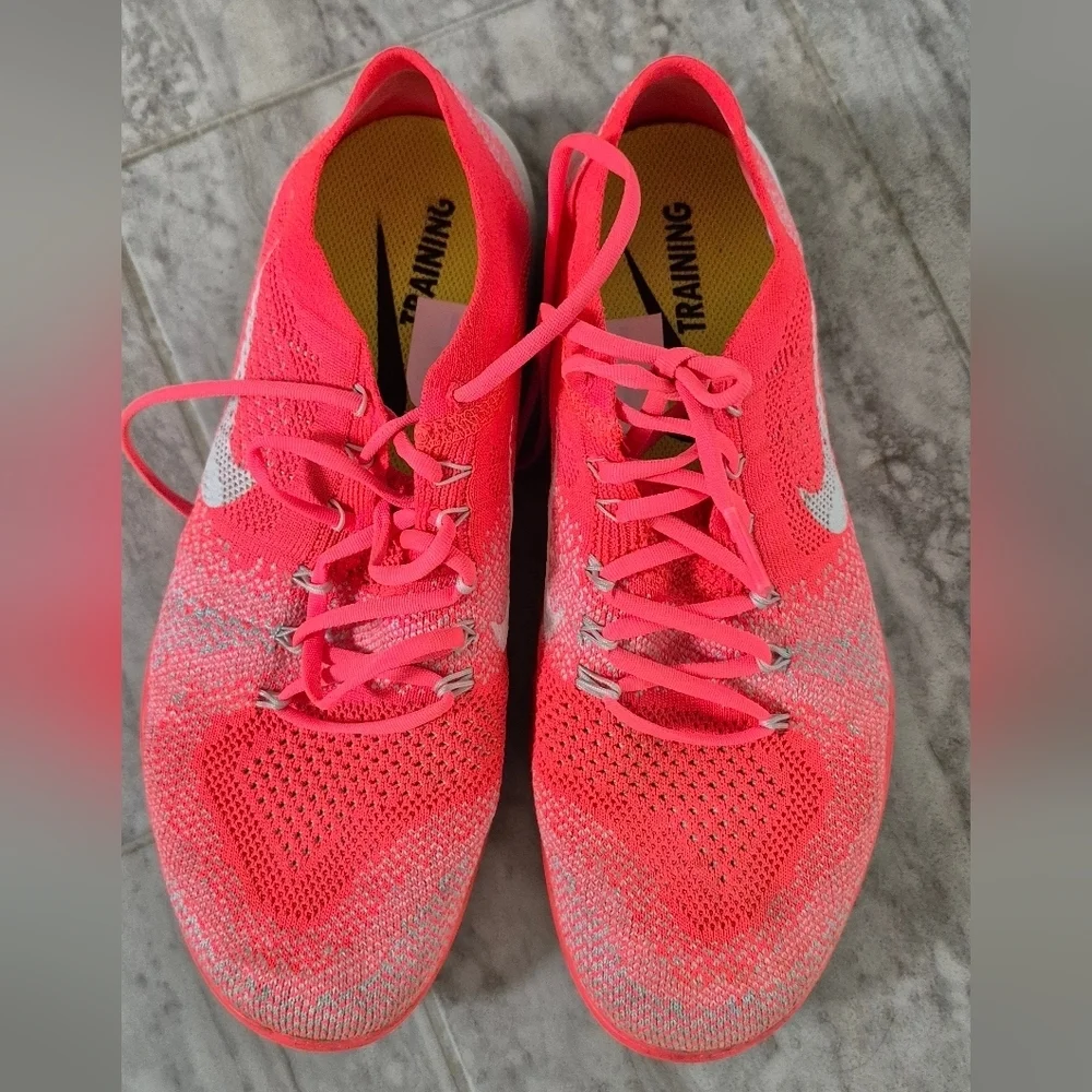 Nike Pink and White Athletic Shoes Modern Sporty Design